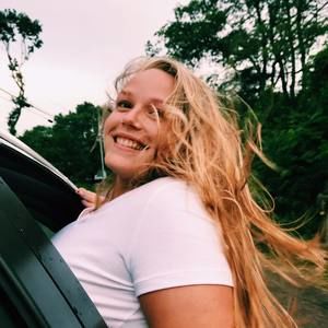 Meet your Posher, Karlie